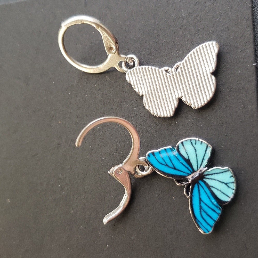 Blue Butterfly Earrings 🦋 - Picture 2 of 2